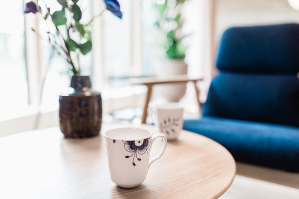 Altiden Fribo interiør fin tekop sofa friplejehjem