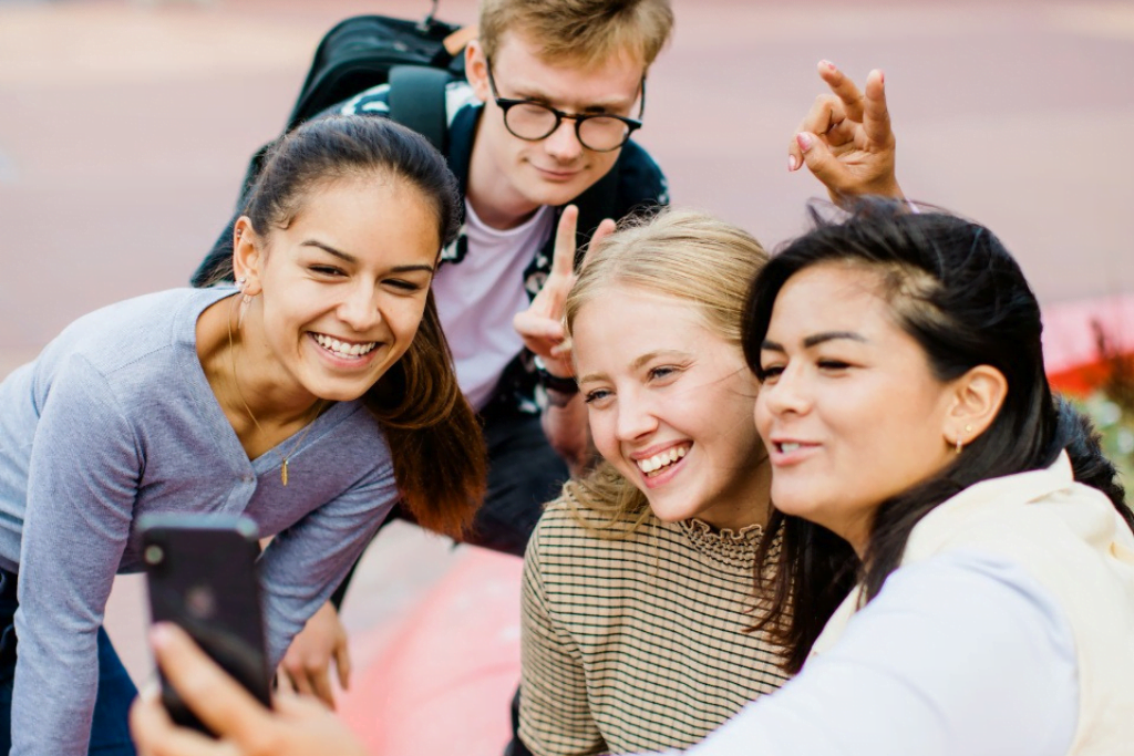 Altiden børn og unge selfie udendøre sociale medier